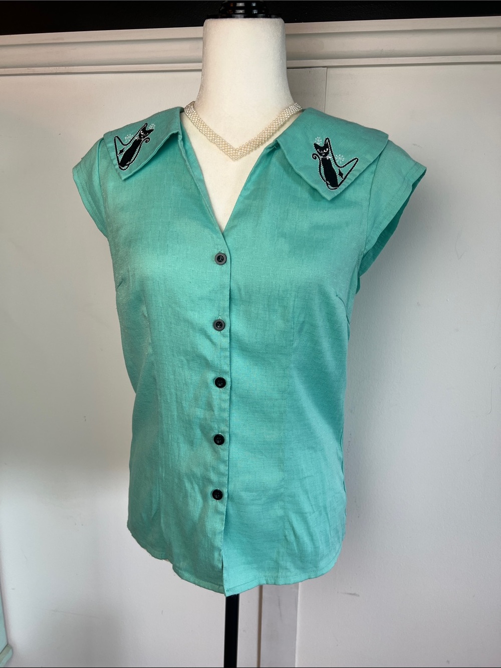 Voodoo Vixen Vintage-Inspired Turquoise Button Front Cap Sleeve Top Atomic Cat